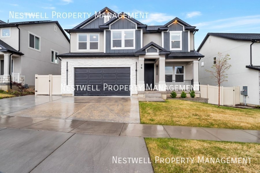 Saratoga Springs House: 76 N Midland Dr