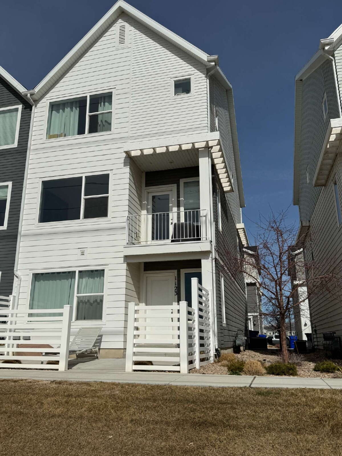 Saratoga Springs House: 1123 E Hatch Row