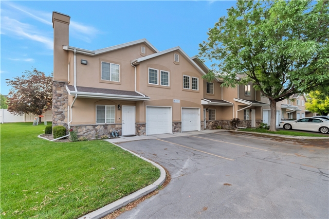 West Jordan Townhome: 7122 S Longitude Ln