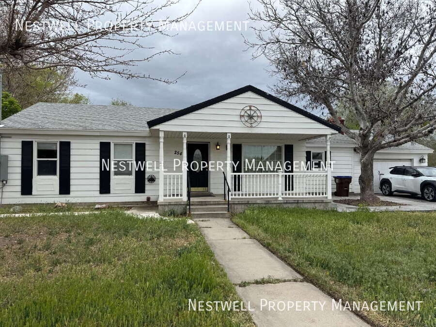 Grantsville House: 254 E Main St
