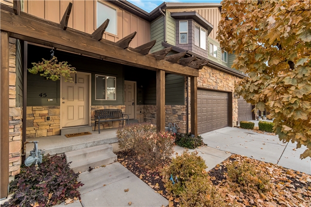 Midvale Townhome: 49 E Fall Station Way