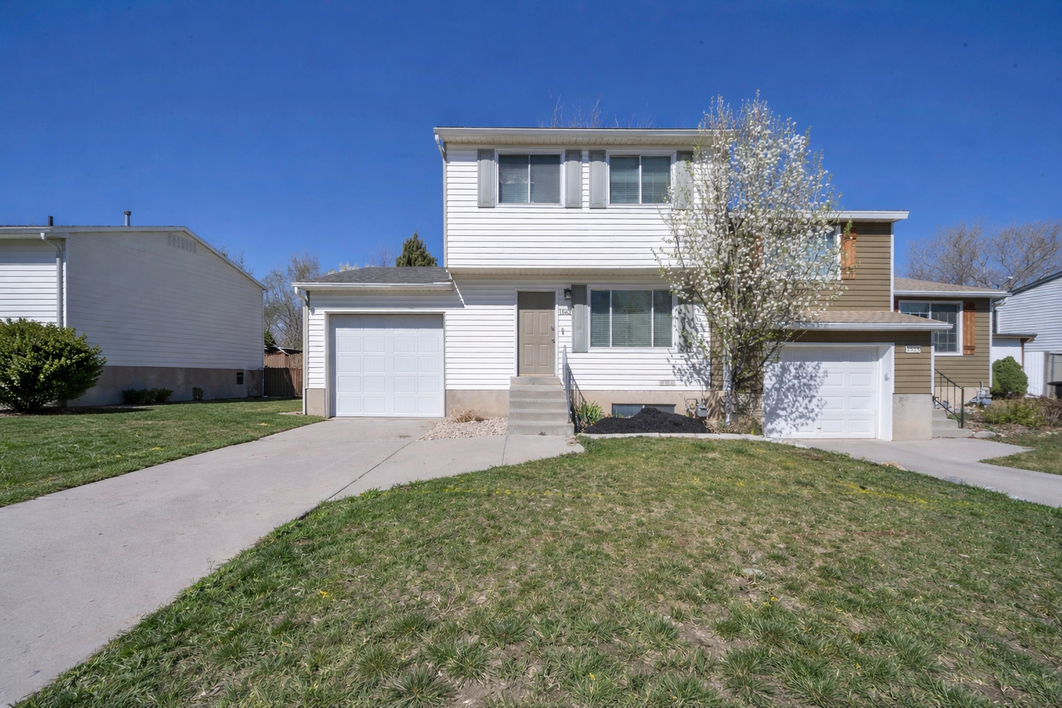 West Jordan House: 1562 W Ponderosa Ln