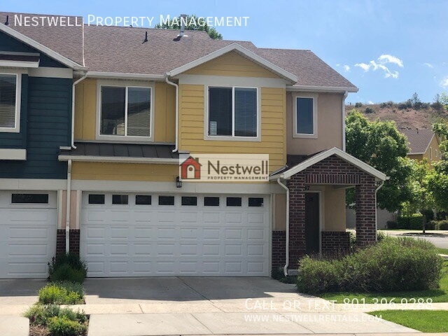 Sandy Townhome: 9047 S Heights Dr