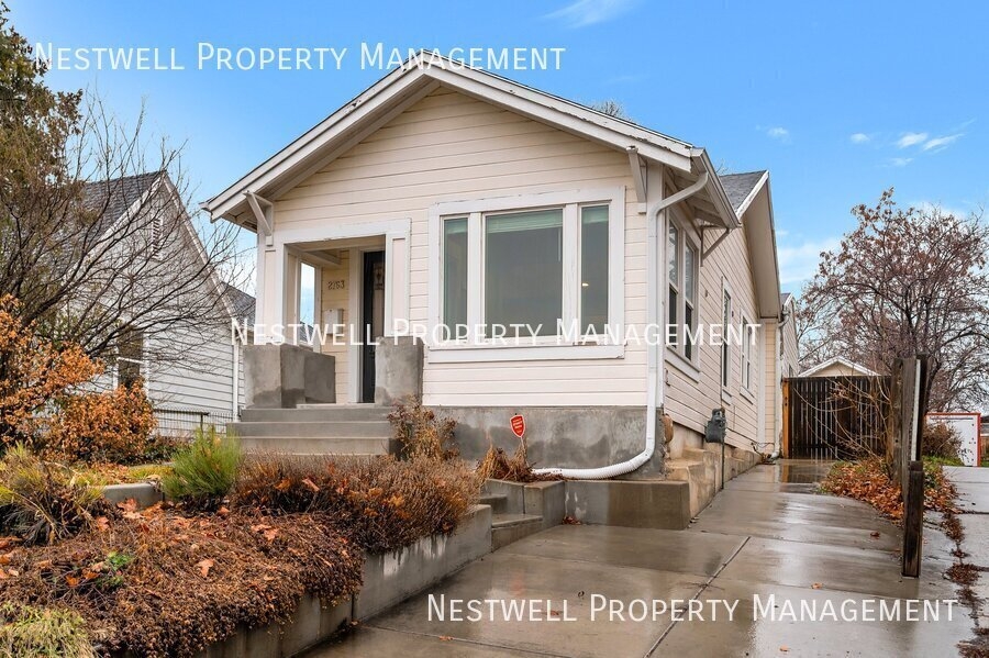 Salt Lake City House: 2763 S 1000 E