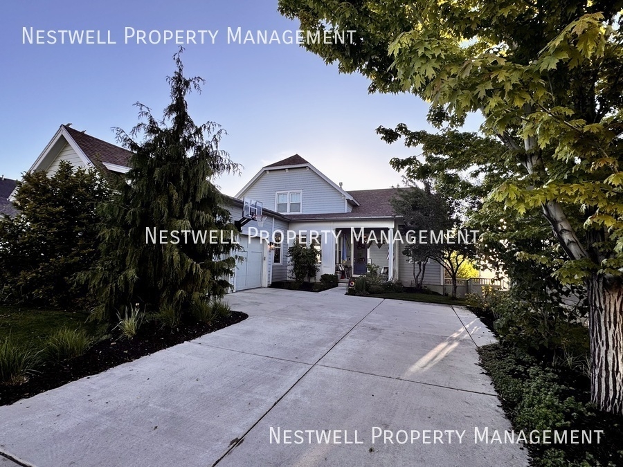 South Jordan House: 10569 S Beach Comber Way