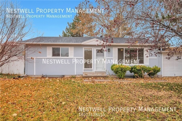 Sandy House: 826 E 9630 S