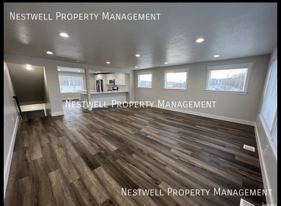 Midvale Townhome: 51 W Alabama Dr
