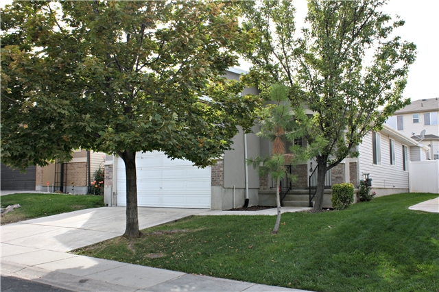 West Jordan House: 6740 S Empress Ln