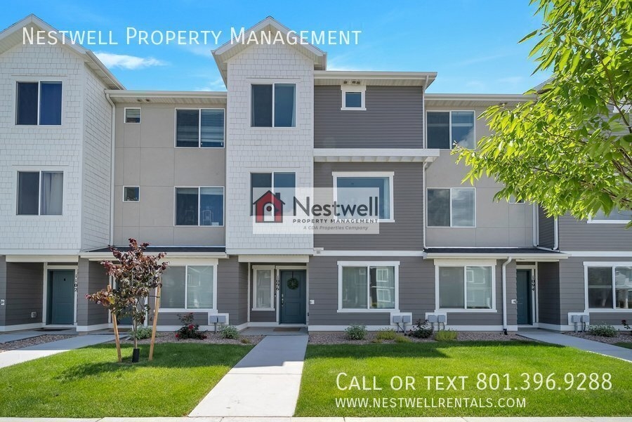 Saratoga Springs Townhome: 1096 E Yard Row