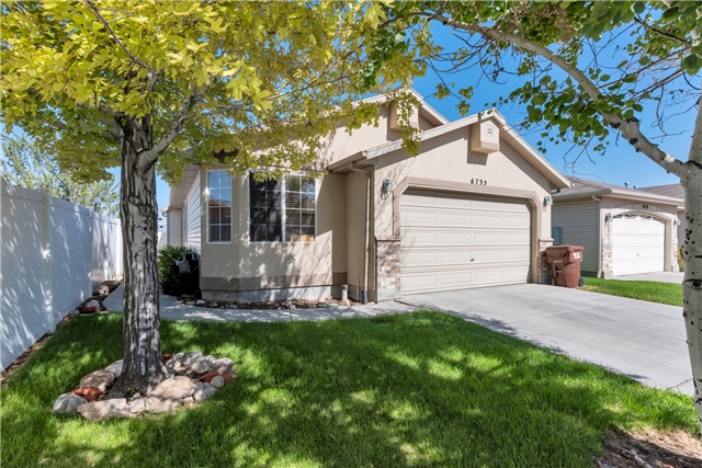 West Jordan House: 6735 S Mahogany Pl