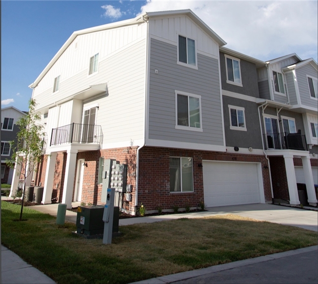 Riverton Townhome: 4220 W Gunlock Park Ct