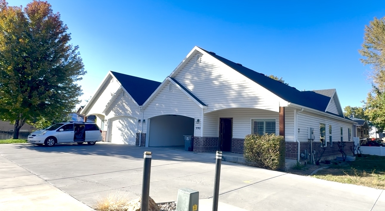 Pleasant Grove House: 588 S 350 E