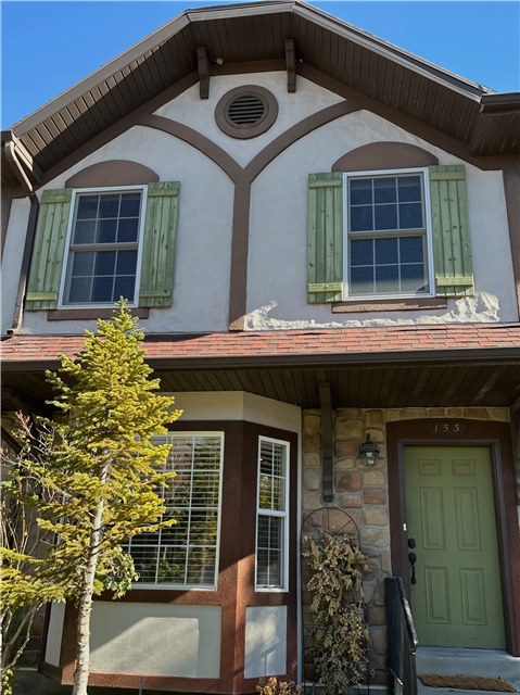 Midway Townhome: 153 Geneva Dr