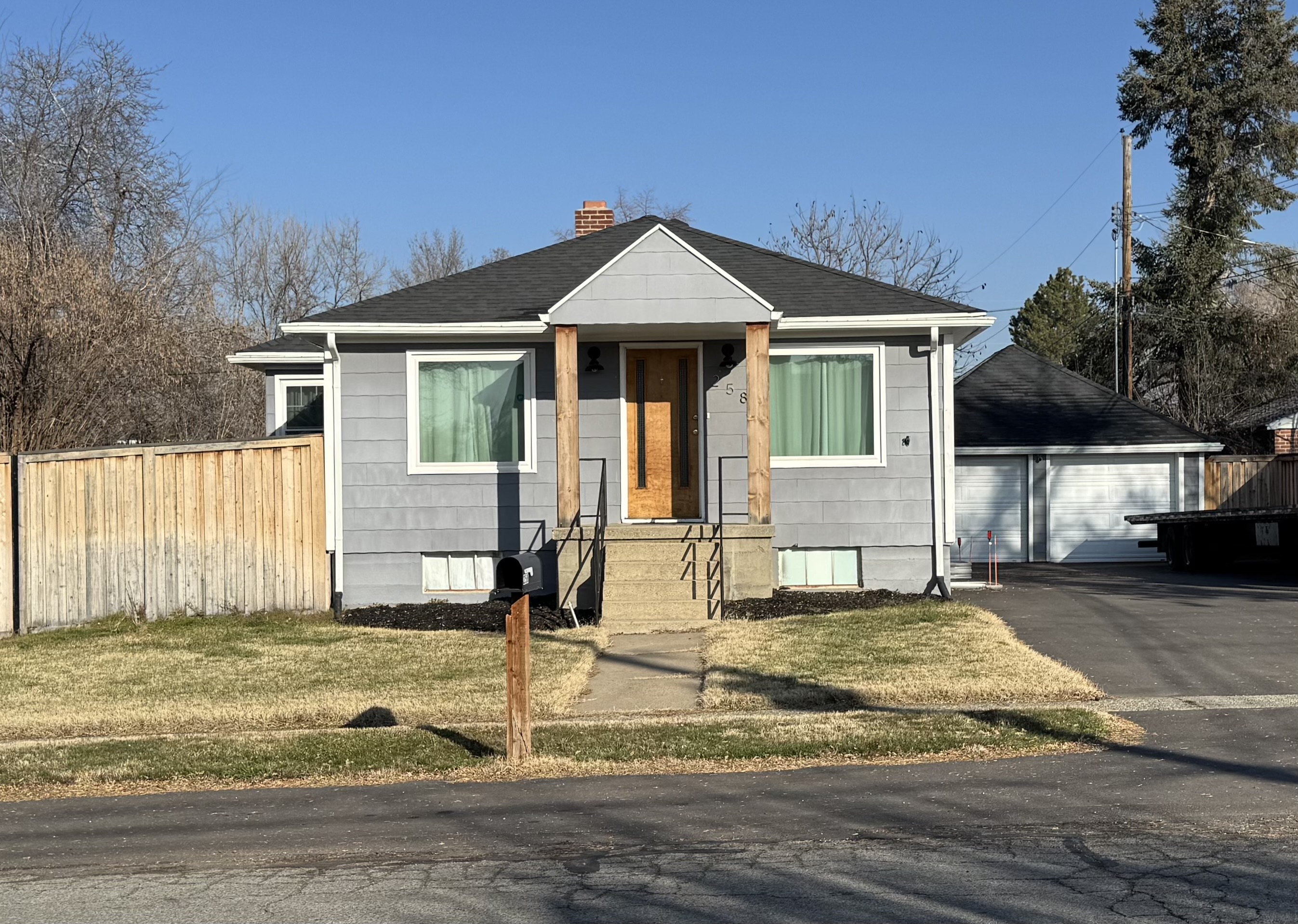 Kaysville House: 258 W 100 N