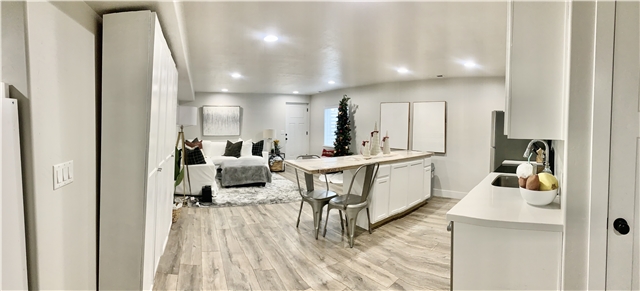 Vineyard In-Law/Basement: 91 S Drupe Ln