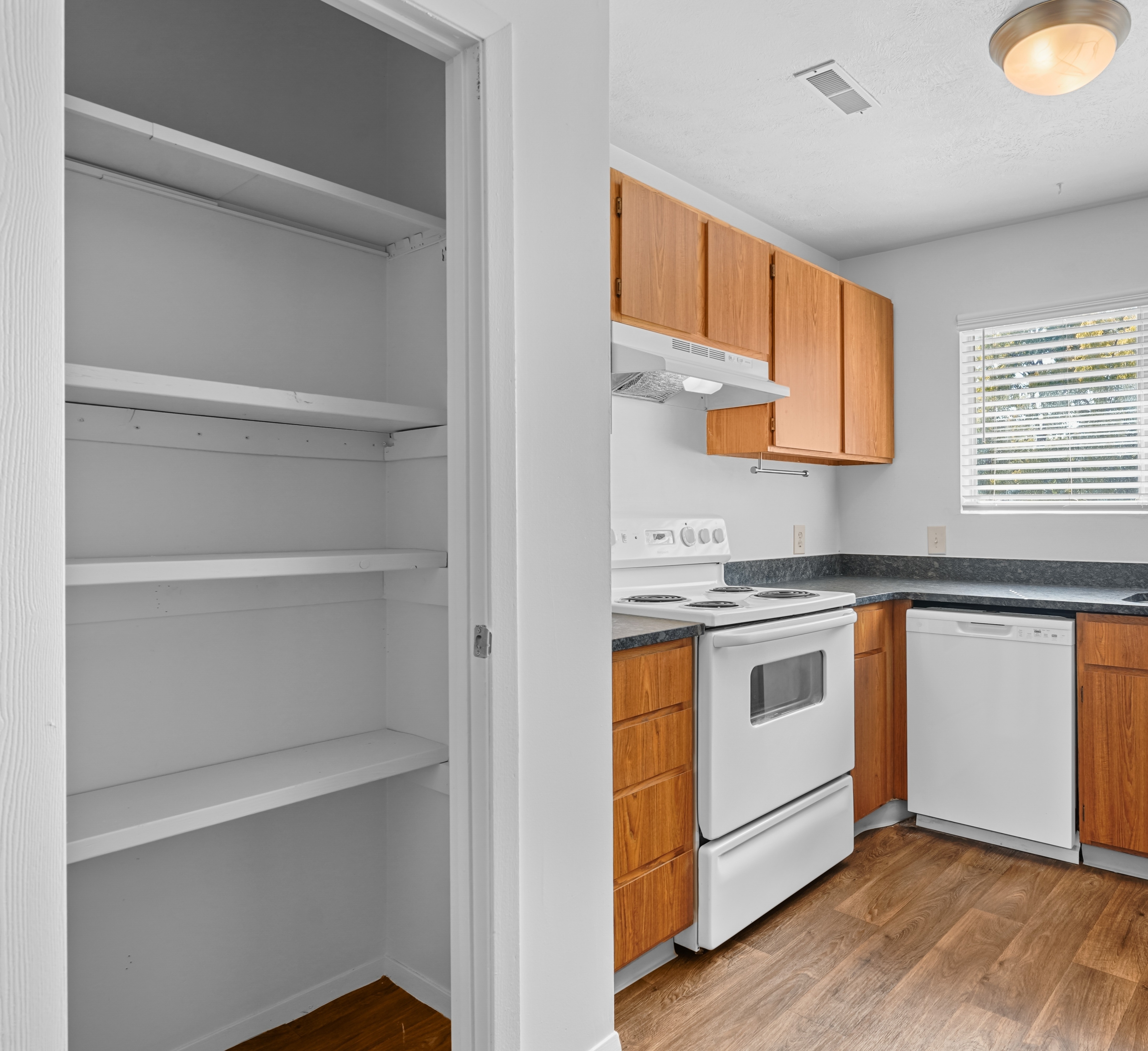 Murray Apartment: 4545 S Arcadia Green Way