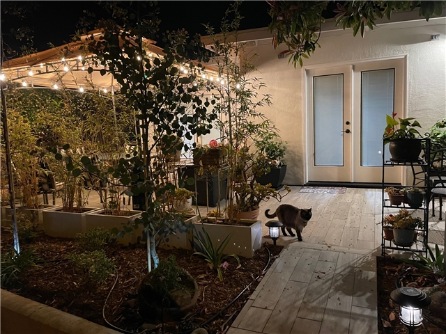 Ventura House: 2188 Monmouth Dr