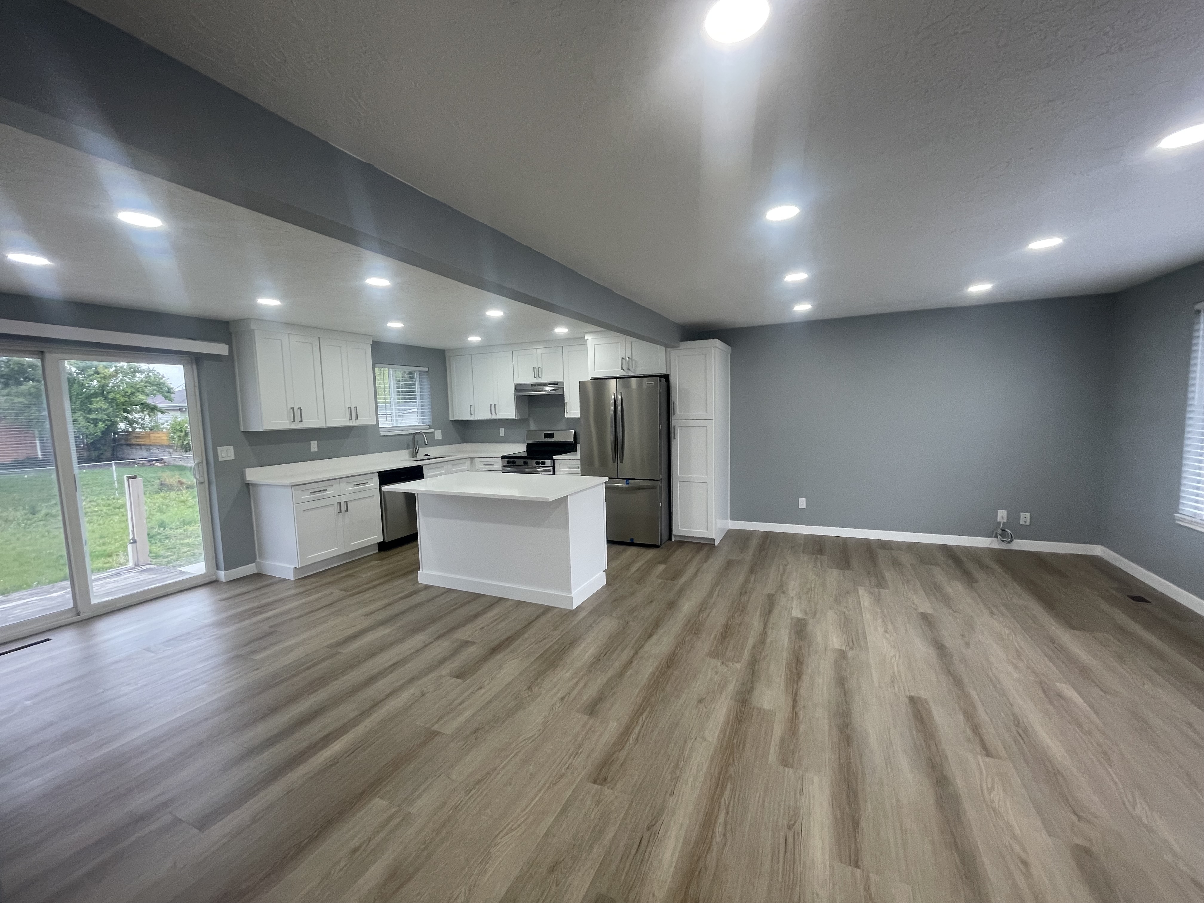 Sandy House: 9059 S 400 E
