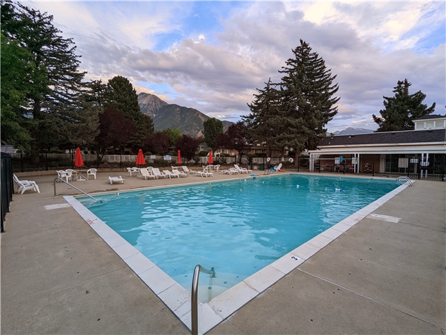 Salt Lake City Condo: 2177 E Carriage Ln