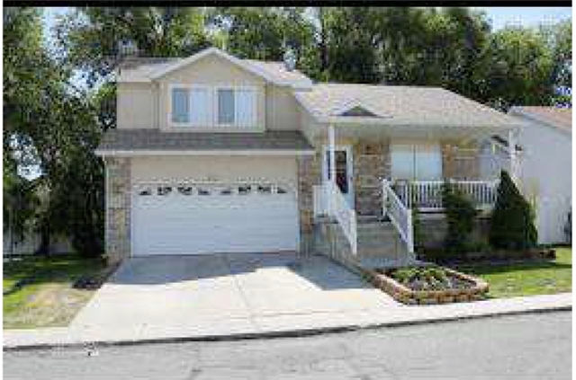 West Valley City Townhome: 3217 S Ivy Park Dr