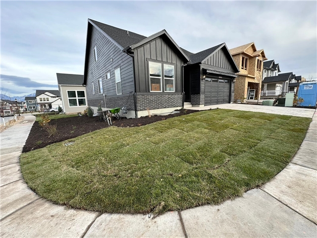 Herriman House: 12307 S Eovaldi Ave
