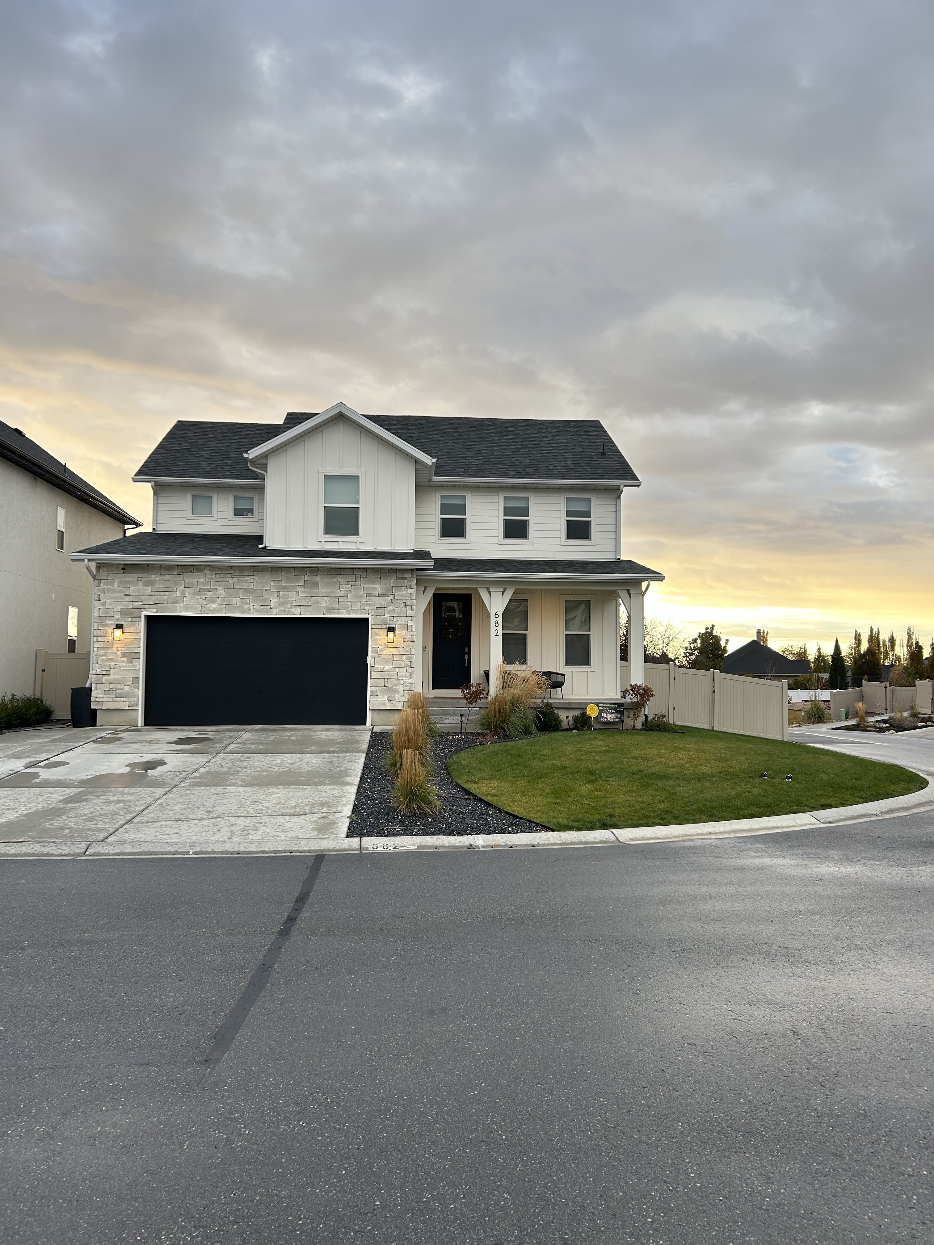 Kaysville House: 682 S Edge Ln
