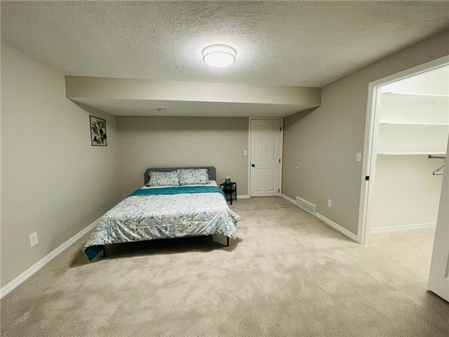 South Jordan Single Room: 9468 S Wasatch View Cir