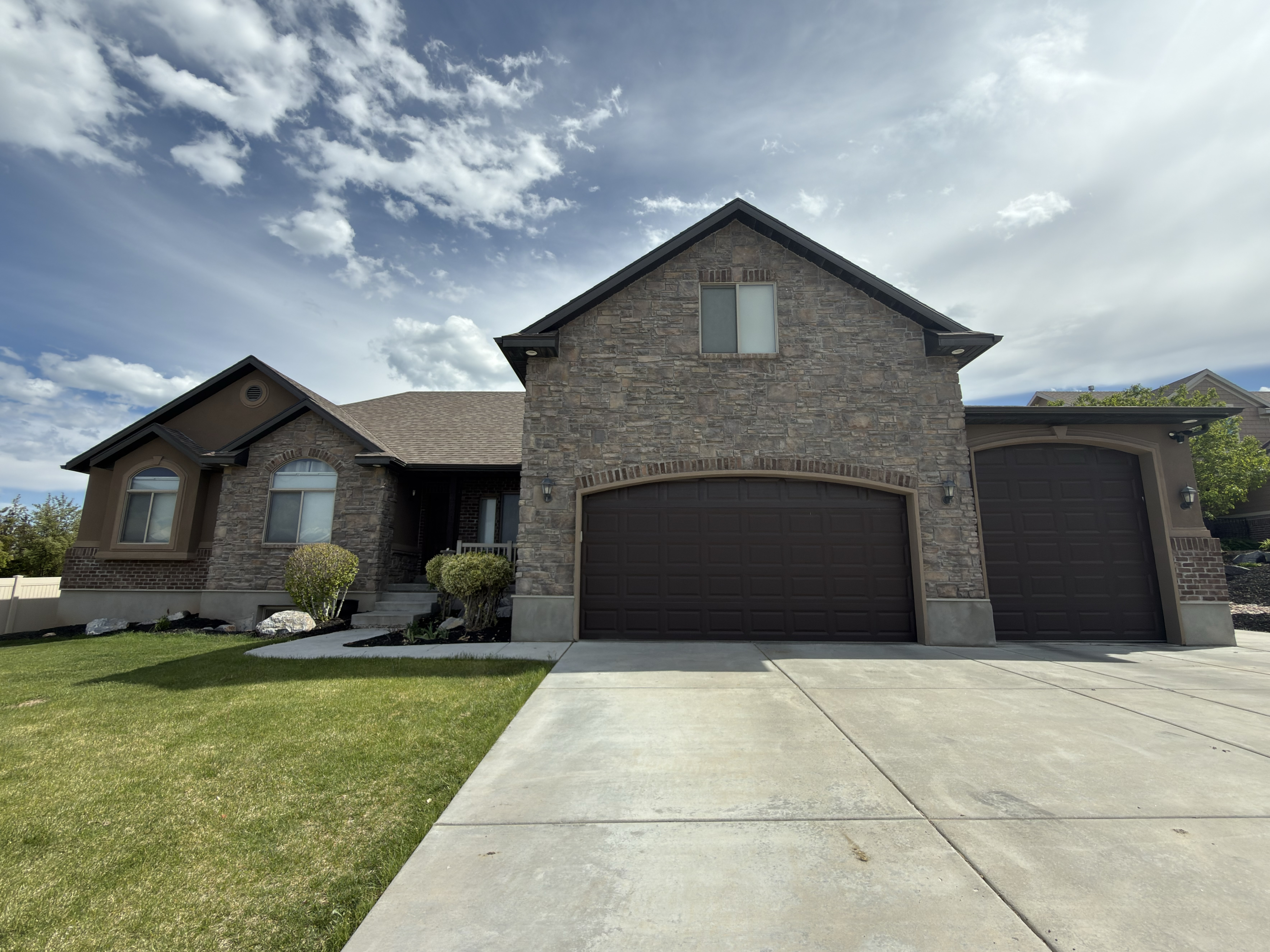 Saratoga Springs House: 301 W Birch Dr