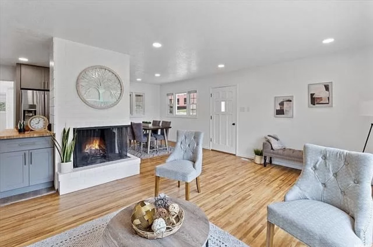 Salt Lake City House: 6915 S Brookhill Dr