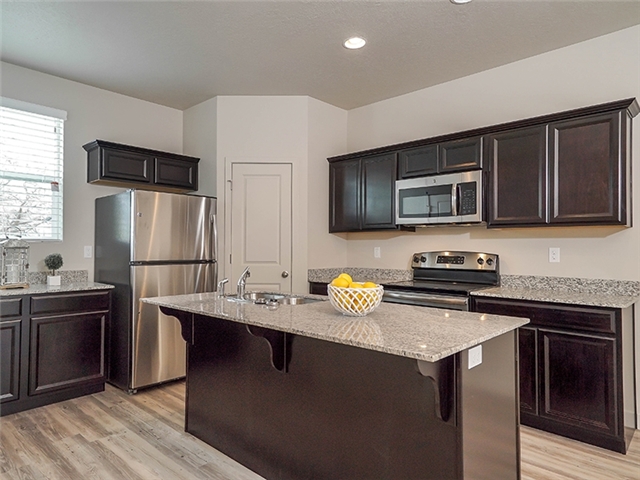 North Salt Lake Townhome: 170 Odell Ln