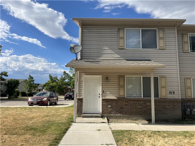 Logan Townhome: 513 W 300 S