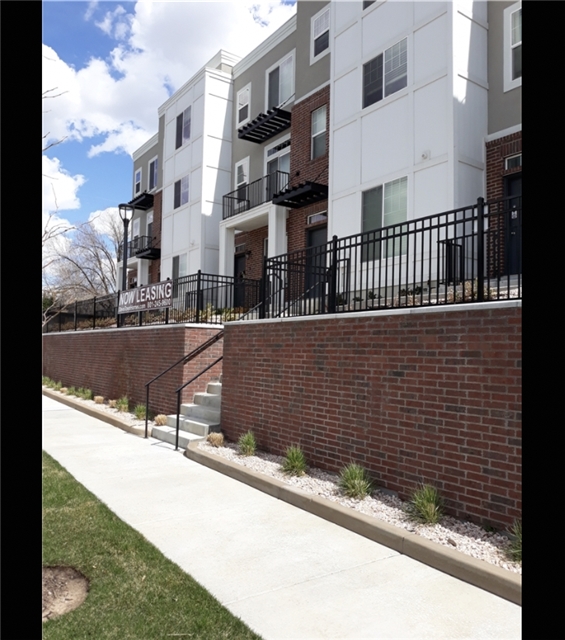 North Salt Lake Townhome: 770 N Highway 89