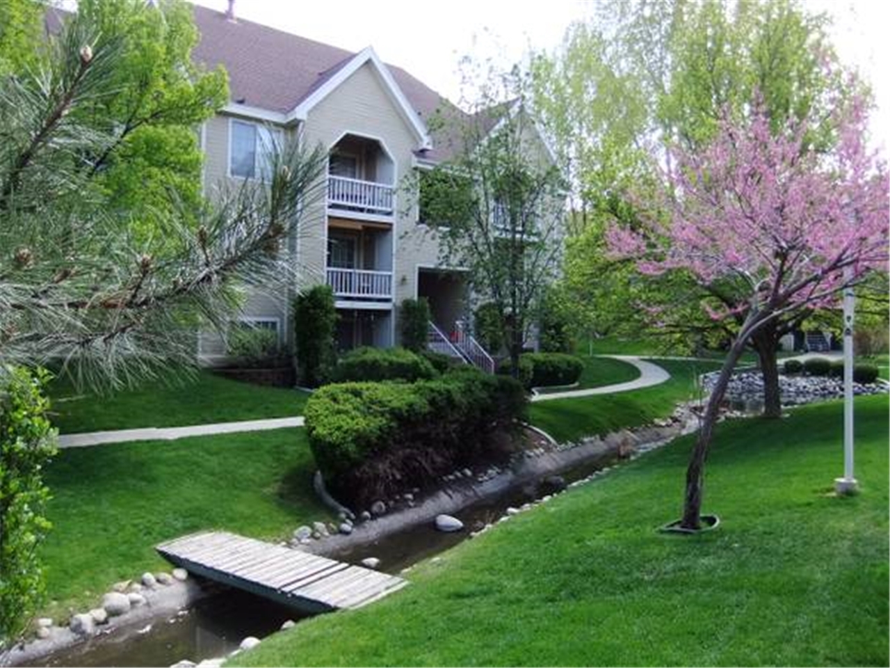 Midvale Apartment: 1221 E Waterside Cv
