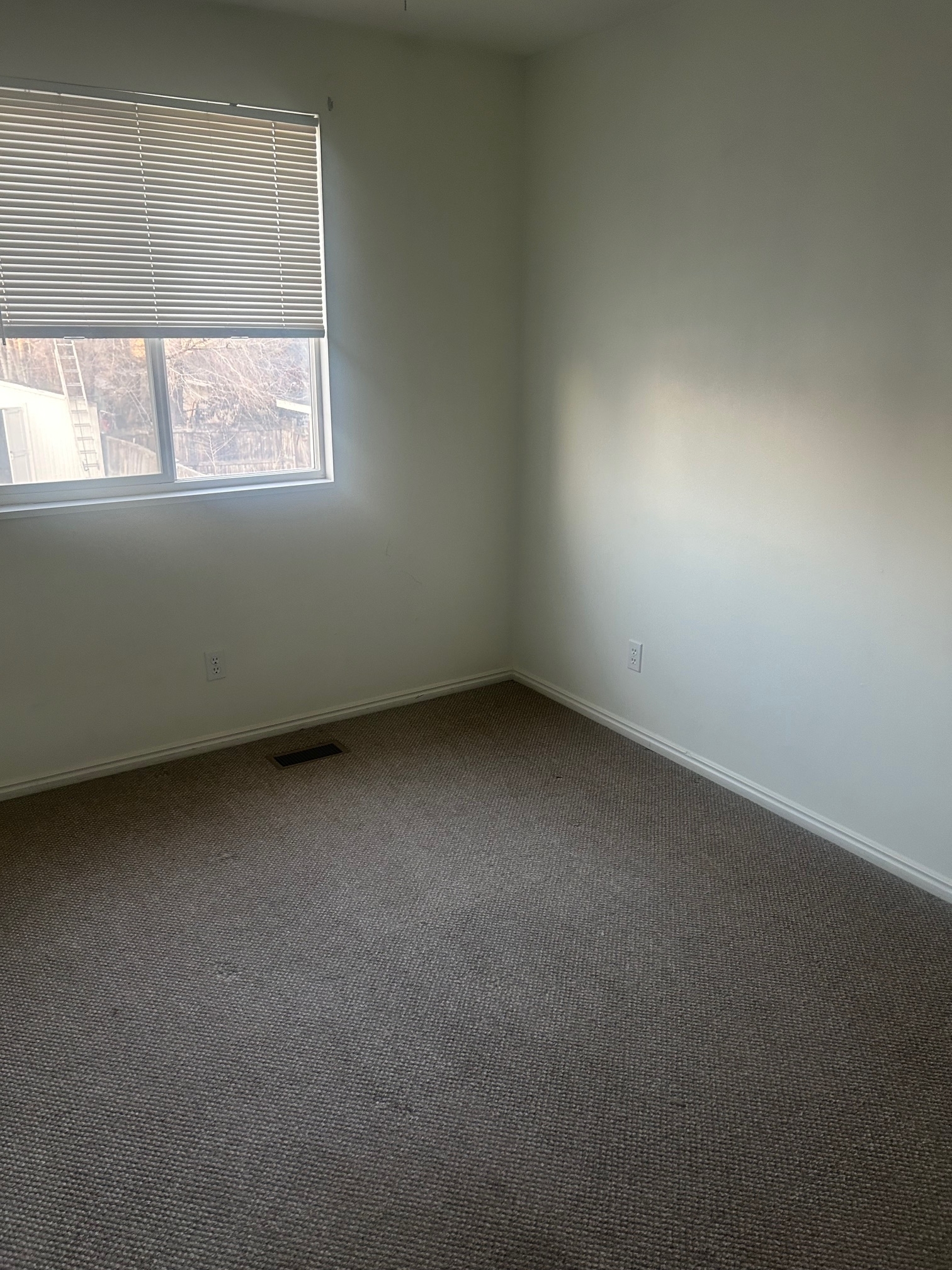 Salt Lake City Single Room: 328 E Fenton Ave
