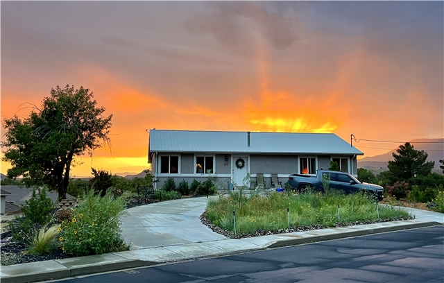 La Verkin Apartment: 271 N 100 E