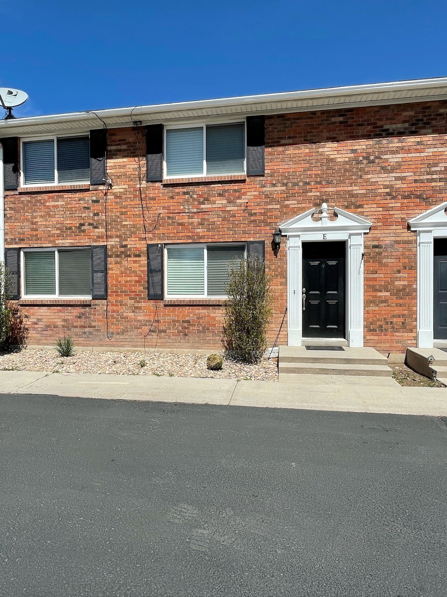 Riverdale Townhome: 1198 W 4400 S