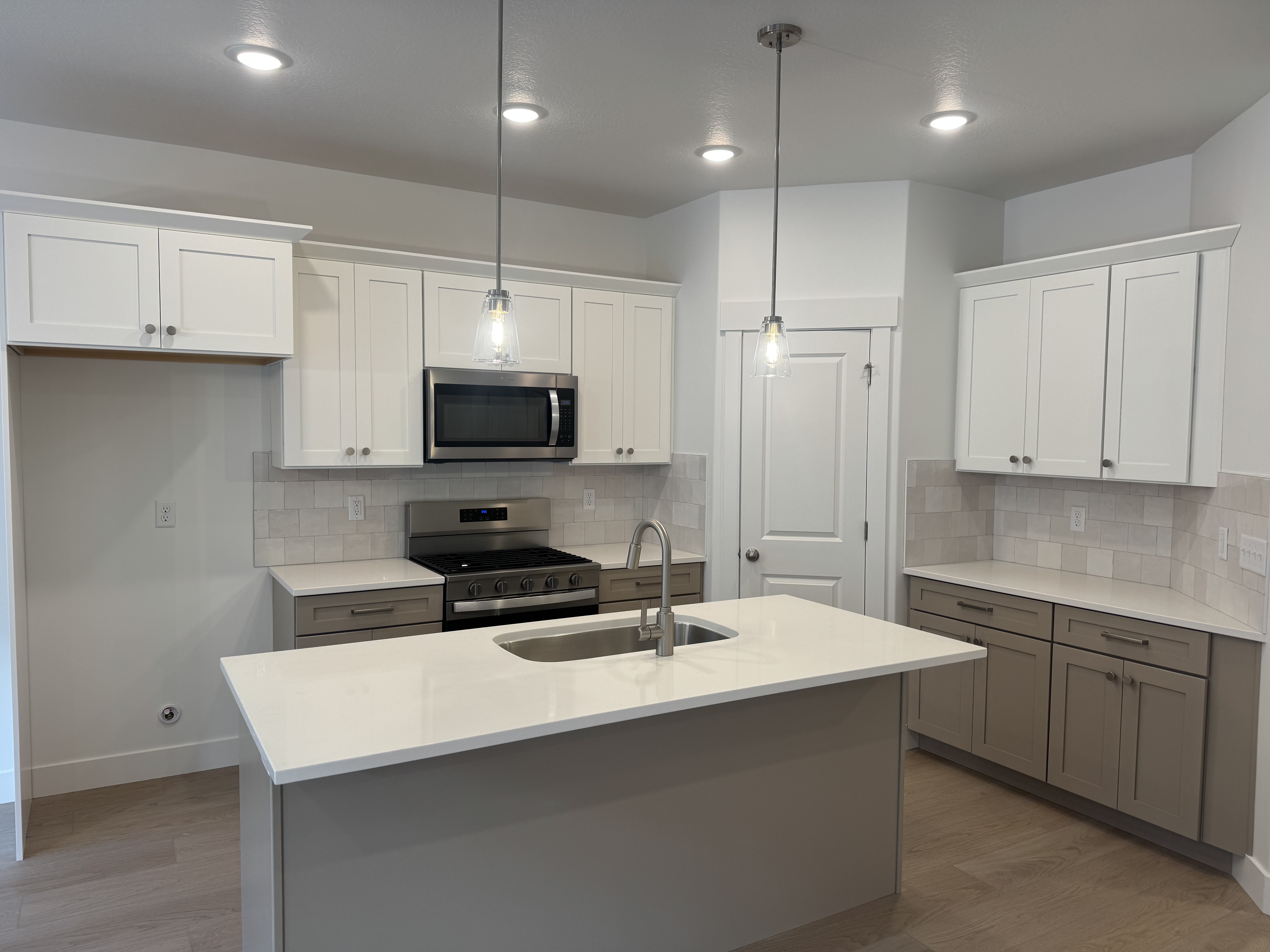 Saratoga Springs Townhome: 2929 N Red Velvet Ln