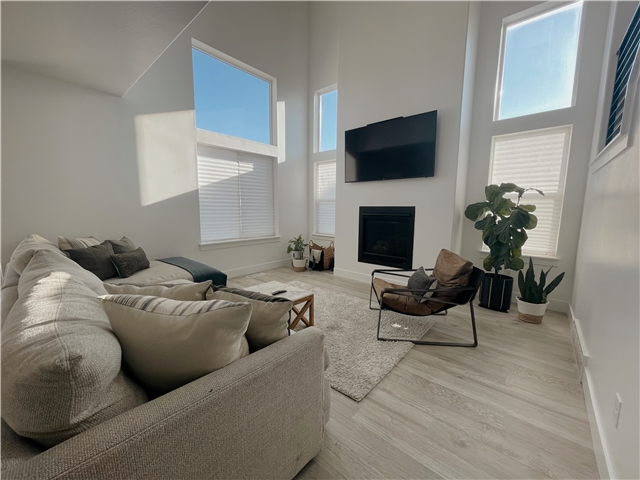 Riverton Townhome: 15421 S Skyraider Ln