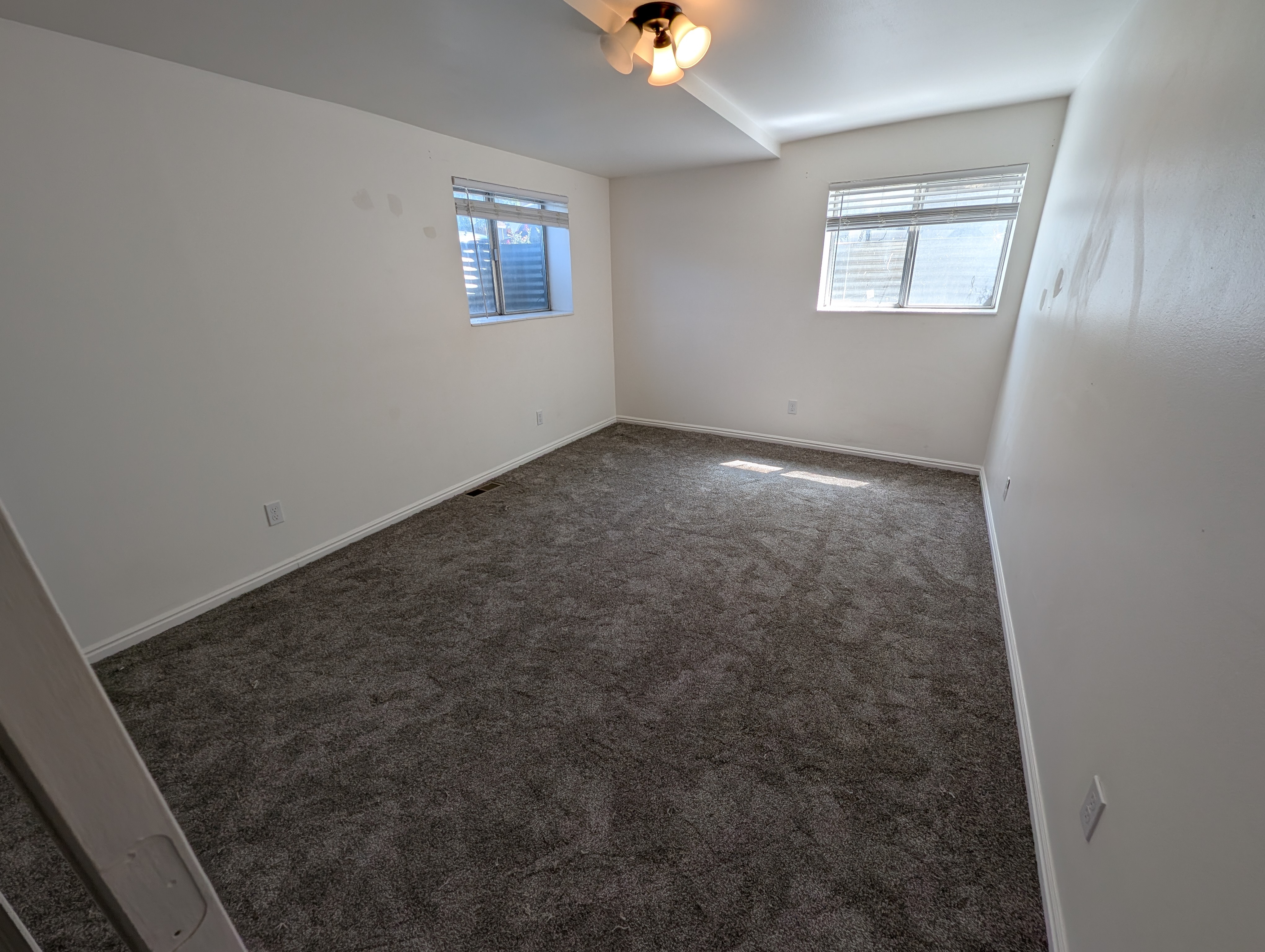 Springville House: 554 E 900 S