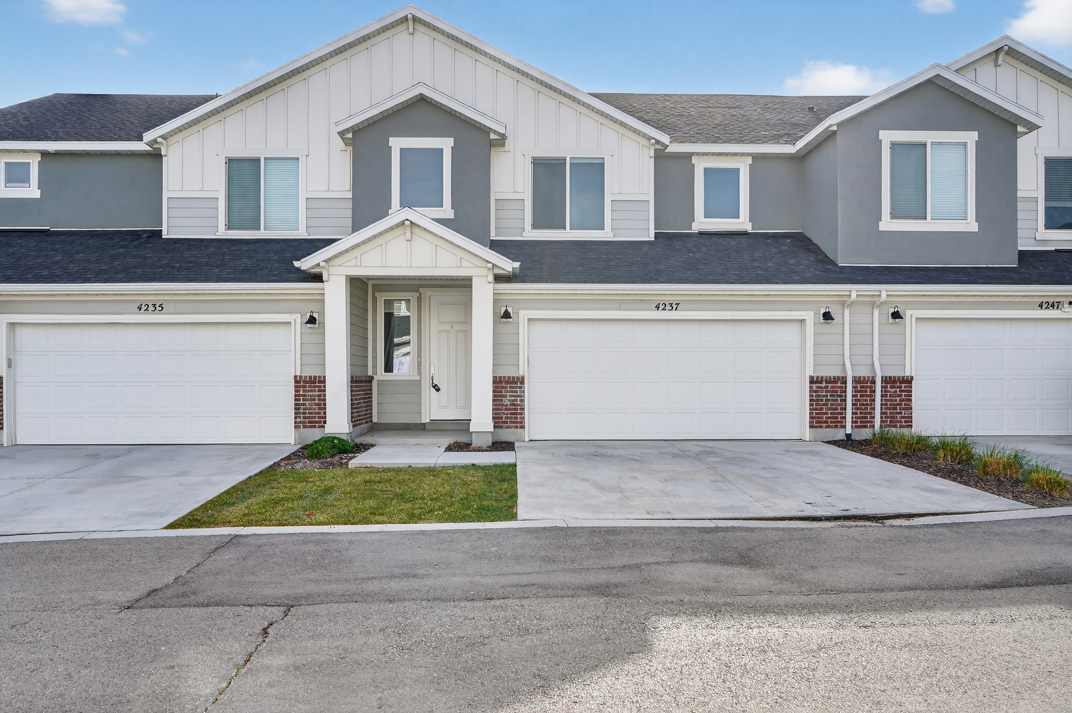 Herriman Townhome: 4237 W Yuba Park Ct