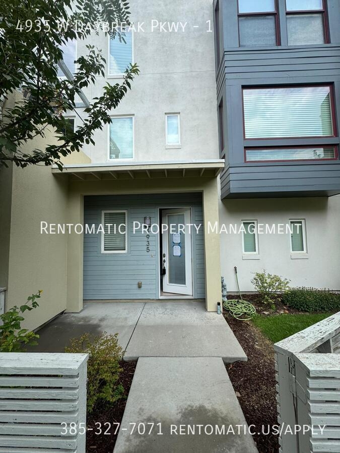 South Jordan Townhome: 4935 W Daybreak Pkwy