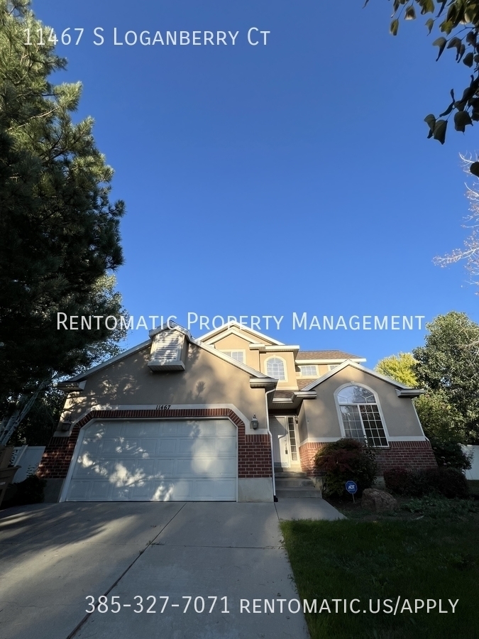 Draper House: 11467 S Loganberry Ct