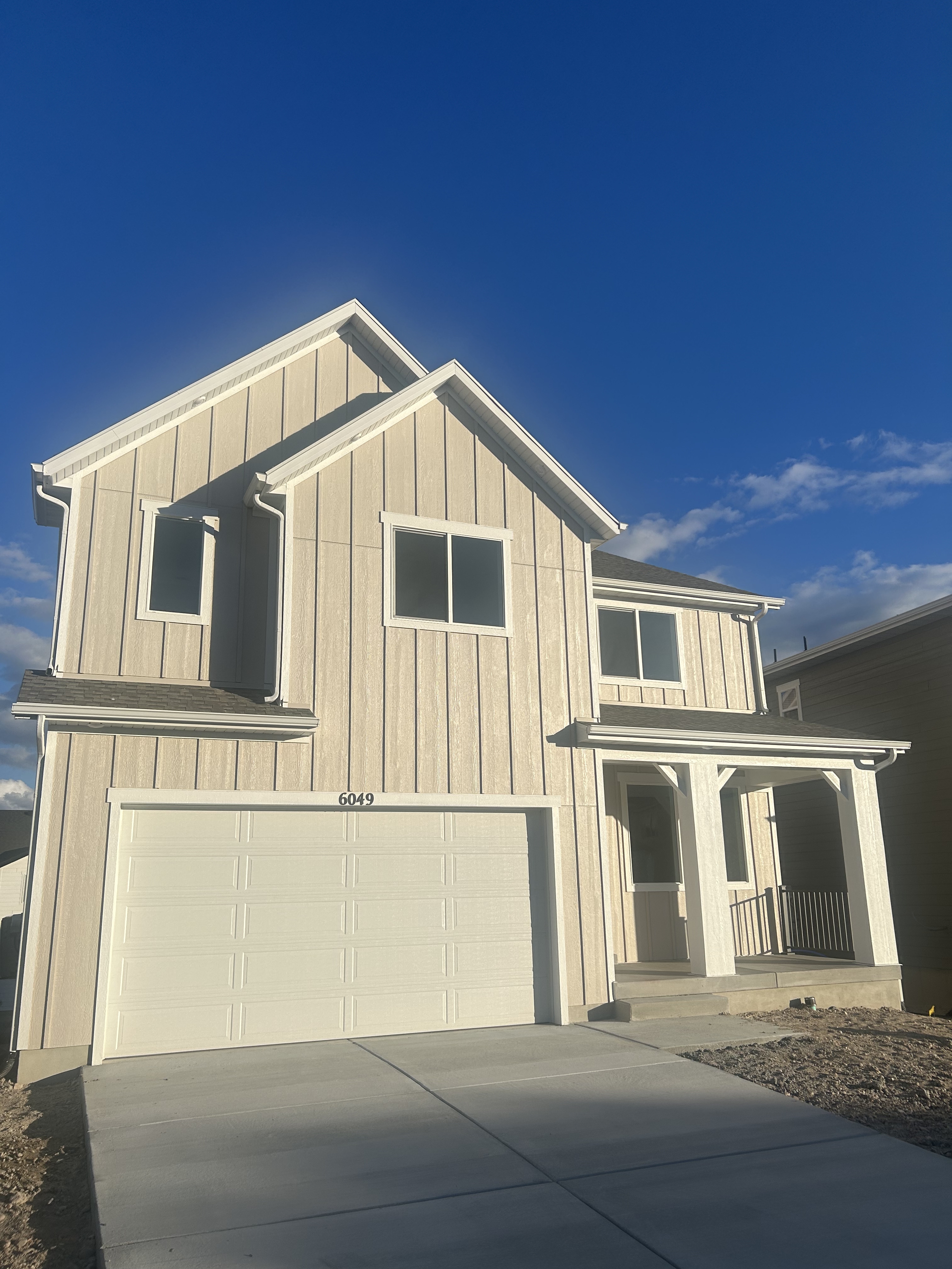 West Jordan House: 6049 W Sapphire St