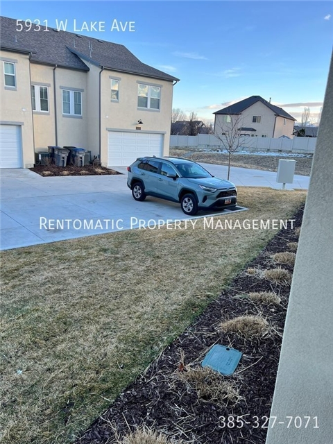 South Jordan House: 5931 W Lake Ave