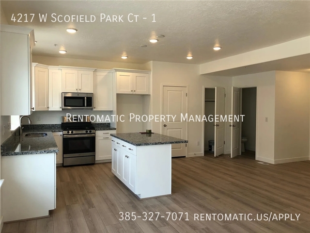 Riverton Townhome: 4217 W Scofield Park Ct