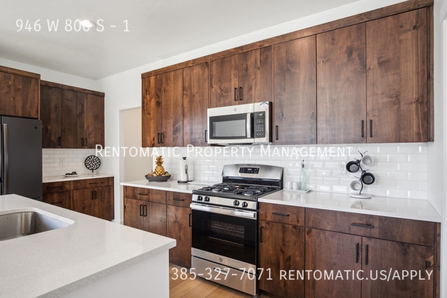 American Fork Townhome: 946 W 800 S