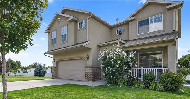 Pleasant Grove House: 848 S Apple Grove Ln