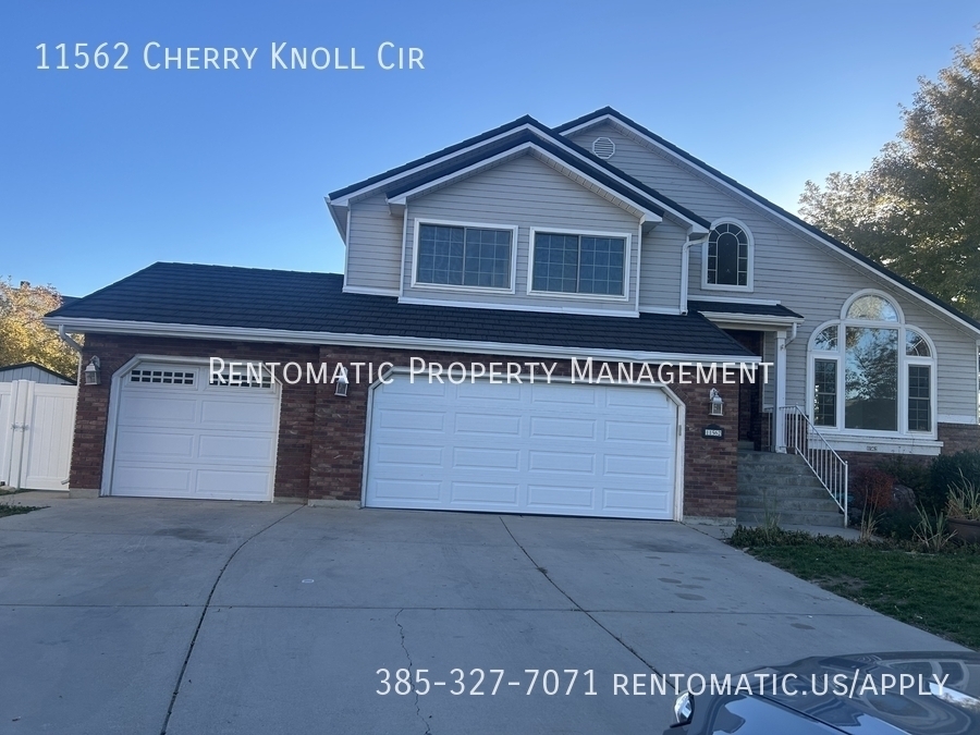 Sandy House: 11562 S Cherry Knoll Cir