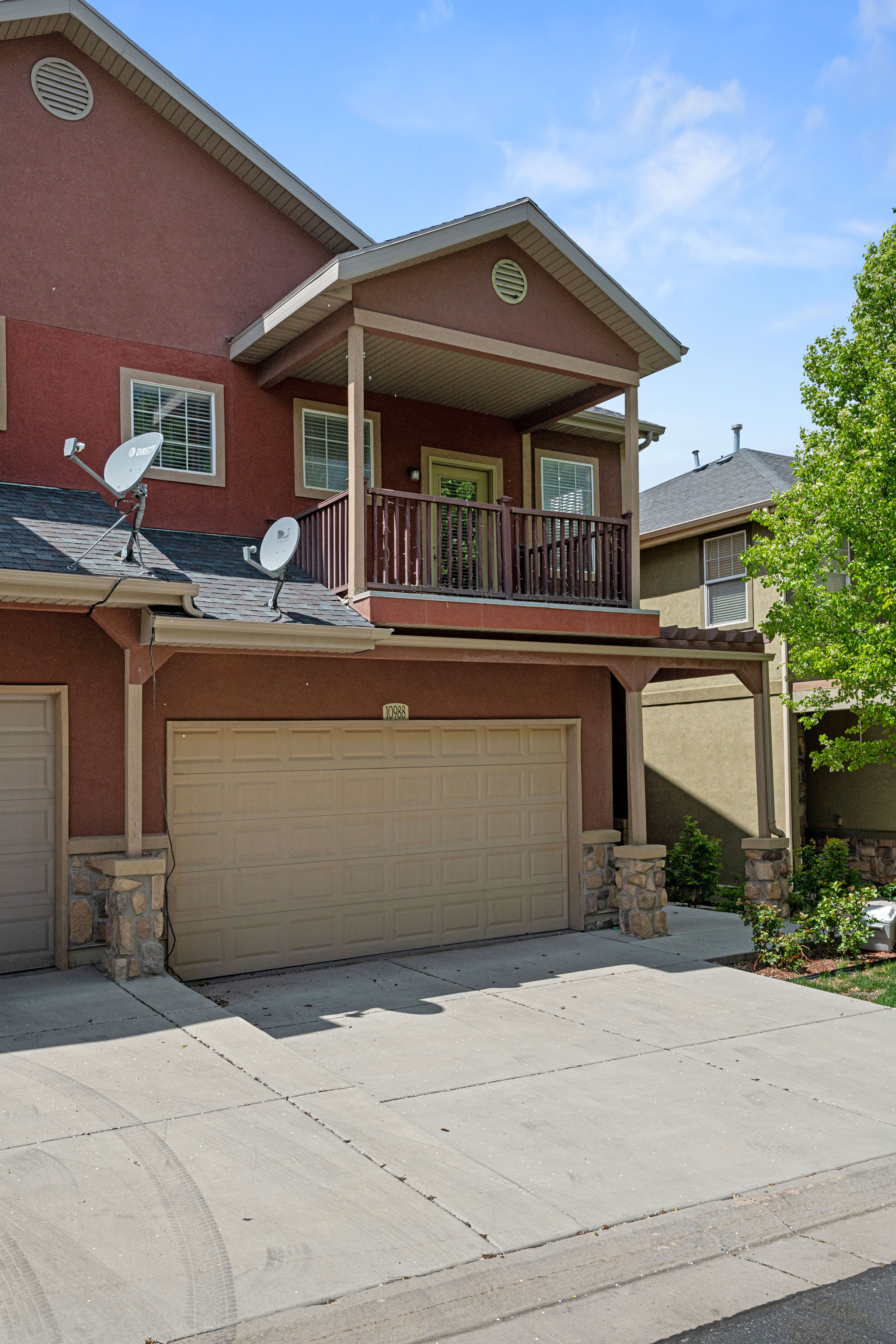 South Jordan Townhome: 10988 S Maple Farms Ln