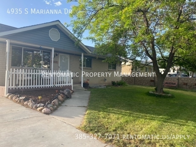 Taylorsville House: 4935 S Marianna Dr